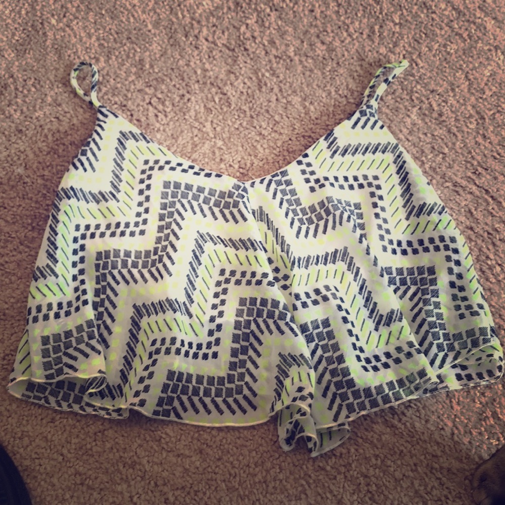 Flowy Pattern Top - Picture 2 of 2